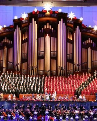 Swinging Through The Holidays: Eric Marienthal & Lucy Woodward